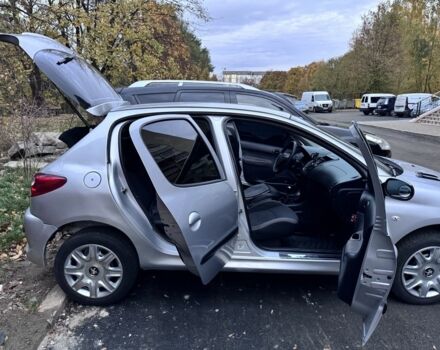 Серый Пежо 206, объемом двигателя 1.4 л и пробегом 278 тыс. км за 3250 $, фото 2 на Automoto.ua