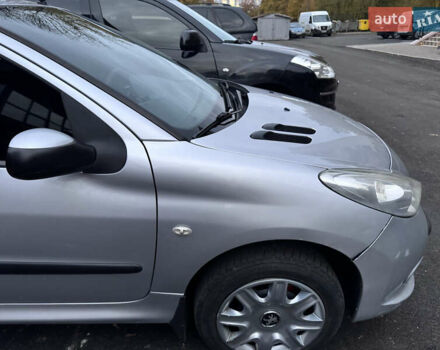 Серый Пежо 206, объемом двигателя 1.36 л и пробегом 278 тыс. км за 3250 $, фото 25 на Automoto.ua