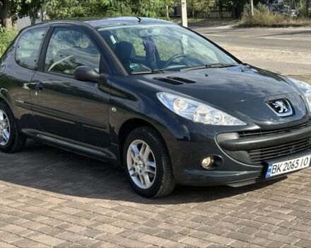 Сірий Пежо 206, об'ємом двигуна 1.4 л та пробігом 260 тис. км за 4000 $, фото 6 на Automoto.ua