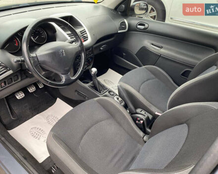 Сірий Пежо 206, об'ємом двигуна 1.4 л та пробігом 188 тис. км за 4250 $, фото 5 на Automoto.ua