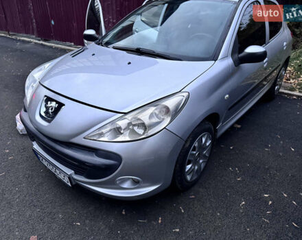 Серый Пежо 206, объемом двигателя 1.36 л и пробегом 278 тыс. км за 3250 $, фото 21 на Automoto.ua