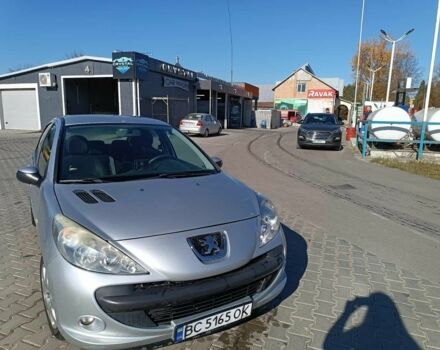Серый Пежо 206, объемом двигателя 1.4 л и пробегом 228 тыс. км за 3600 $, фото 1 на Automoto.ua