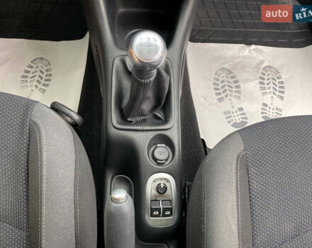 Сірий Пежо 206, об'ємом двигуна 1.4 л та пробігом 188 тис. км за 4250 $, фото 14 на Automoto.ua