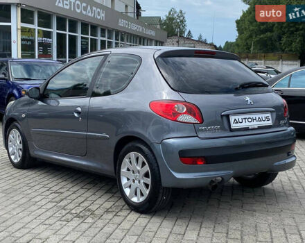 Серый Пежо 206, объемом двигателя 1.4 л и пробегом 188 тыс. км за 4500 $, фото 3 на Automoto.ua