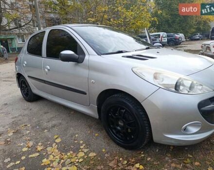 Сірий Пежо 206, об'ємом двигуна 1.4 л та пробігом 197 тис. км за 4699 $, фото 16 на Automoto.ua