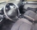 Серый Пежо 206, объемом двигателя 1.4 л и пробегом 166 тыс. км за 4800 $, фото 3 на Automoto.ua