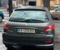 Серый Пежо 206, объемом двигателя 1.36 л и пробегом 204 тыс. км за 3500 $, фото 5 на Automoto.ua