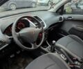 Сірий Пежо 206, об'ємом двигуна 1.36 л та пробігом 143 тис. км за 5000 $, фото 9 на Automoto.ua