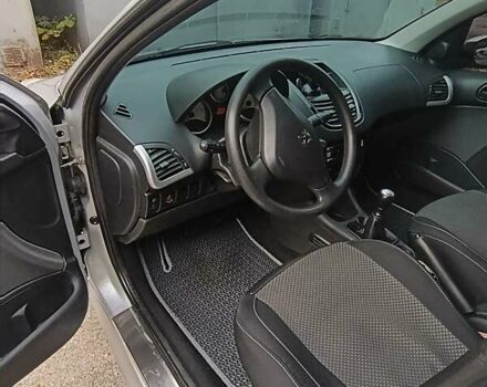 Сірий Пежо 206, об'ємом двигуна 1.4 л та пробігом 197 тис. км за 4699 $, фото 1 на Automoto.ua