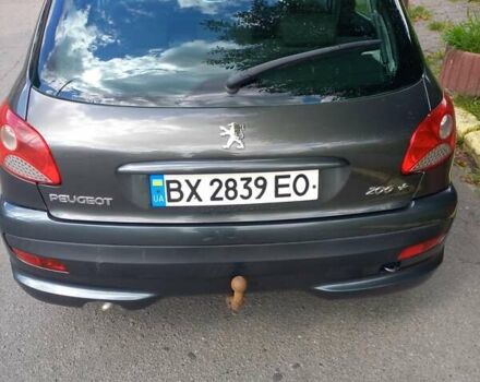 Серый Пежо 206, объемом двигателя 1.4 л и пробегом 180 тыс. км за 4100 $, фото 3 на Automoto.ua