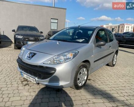 Серый Пежо 206, объемом двигателя 1.4 л и пробегом 137 тыс. км за 3900 $, фото 2 на Automoto.ua