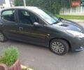 Серый Пежо 206, объемом двигателя 1.4 л и пробегом 180 тыс. км за 4100 $, фото 2 на Automoto.ua