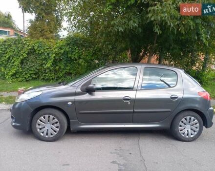 Серый Пежо 206, объемом двигателя 1.4 л и пробегом 180 тыс. км за 4100 $, фото 1 на Automoto.ua