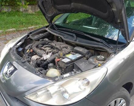 Серый Пежо 206, объемом двигателя 1.4 л и пробегом 180 тыс. км за 4100 $, фото 4 на Automoto.ua