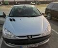 Серый Пежо 206, объемом двигателя 1.6 л и пробегом 306 тыс. км за 2400 $, фото 3 на Automoto.ua