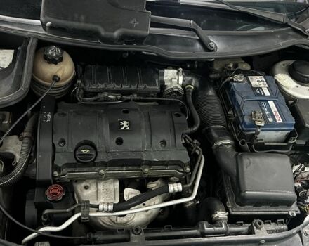 Серый Пежо 206, объемом двигателя 1.6 л и пробегом 181 тыс. км за 4000 $, фото 4 на Automoto.ua