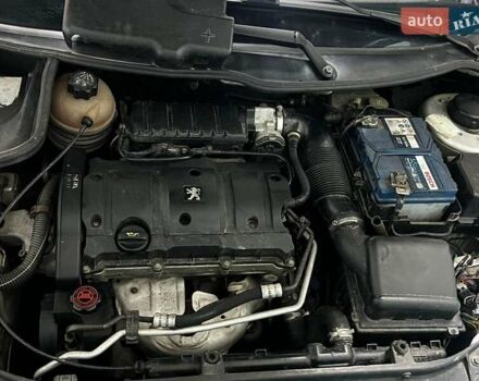 Сірий Пежо 206, об'ємом двигуна 1.59 л та пробігом 181 тис. км за 4000 $, фото 6 на Automoto.ua