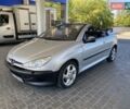 Серый Пежо 206, объемом двигателя 1.59 л и пробегом 218 тыс. км за 3200 $, фото 1 на Automoto.ua