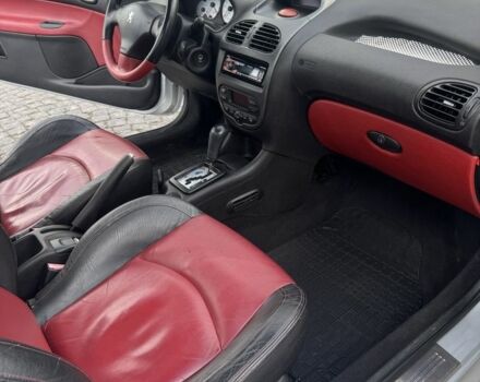 Сірий Пежо 206, об'ємом двигуна 1.6 л та пробігом 196 тис. км за 3800 $, фото 6 на Automoto.ua