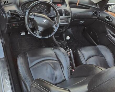 Сірий Пежо 206, об'ємом двигуна 2 л та пробігом 244 тис. км за 4999 $, фото 10 на Automoto.ua