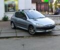 Сірий Пежо 206, об'ємом двигуна 1.4 л та пробігом 305 тис. км за 3200 $, фото 1 на Automoto.ua