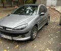 Серый Пежо 206, объемом двигателя 1.4 л и пробегом 300 тыс. км за 3000 $, фото 1 на Automoto.ua