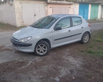 Серый Пежо 206, объемом двигателя 1.4 л и пробегом 280 тыс. км за 1750 $, фото 5 на Automoto.ua