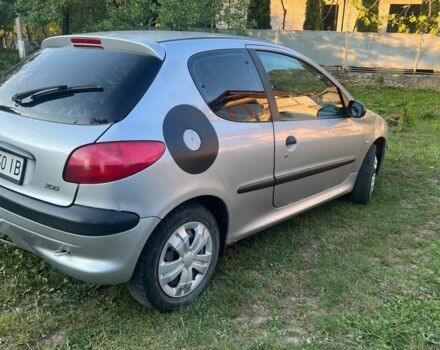 Сірий Пежо 206, об'ємом двигуна 1.1 л та пробігом 270 тис. км за 1600 $, фото 3 на Automoto.ua