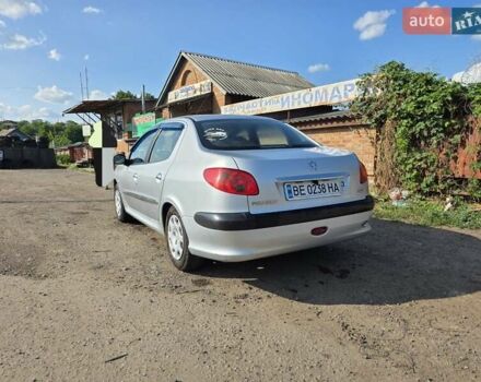 Сірий Пежо 206, об'ємом двигуна 1.36 л та пробігом 87 тис. км за 3000 $, фото 3 на Automoto.ua