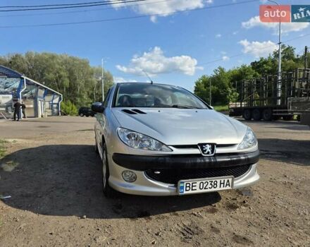 Сірий Пежо 206, об'ємом двигуна 1.36 л та пробігом 87 тис. км за 3000 $, фото 7 на Automoto.ua