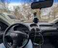 Серый Пежо 206, объемом двигателя 1.4 л и пробегом 285 тыс. км за 2000 $, фото 5 на Automoto.ua