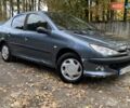 Сірий Пежо 206, об'ємом двигуна 1.36 л та пробігом 388 тис. км за 2000 $, фото 4 на Automoto.ua