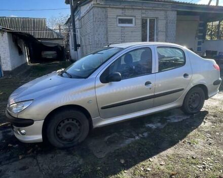 Серый Пежо 206, объемом двигателя 1.36 л и пробегом 150 тыс. км за 3500 $, фото 9 на Automoto.ua