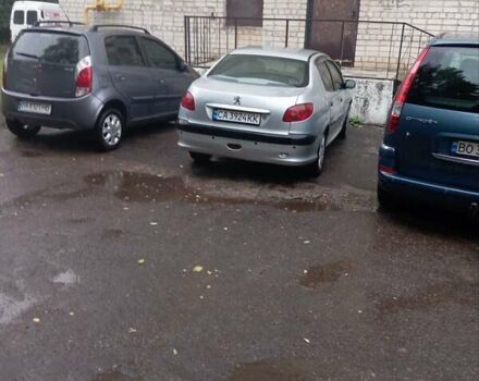 Сірий Пежо 206, об'ємом двигуна 1.36 л та пробігом 153 тис. км за 2800 $, фото 5 на Automoto.ua