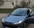 Серый Пежо 206, объемом двигателя 1.36 л и пробегом 227 тыс. км за 3400 $, фото 1 на Automoto.ua