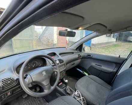 Серый Пежо 206, объемом двигателя 1.36 л и пробегом 150 тыс. км за 3500 $, фото 13 на Automoto.ua