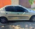 Сірий Пежо 206, об'ємом двигуна 1.36 л та пробігом 195 тис. км за 2000 $, фото 1 на Automoto.ua