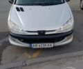 Серый Пежо 206, объемом двигателя 1.36 л и пробегом 300 тыс. км за 2800 $, фото 1 на Automoto.ua