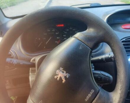 Сірий Пежо 206, об'ємом двигуна 1.4 л та пробігом 343 тис. км за 1800 $, фото 10 на Automoto.ua
