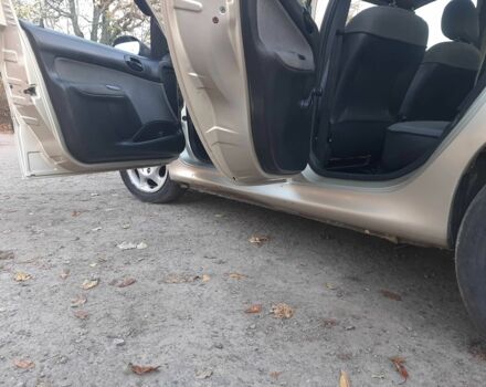 Серый Пежо 206, объемом двигателя 1.4 л и пробегом 250 тыс. км за 2650 $, фото 7 на Automoto.ua