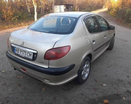 Серый Пежо 206, объемом двигателя 1.4 л и пробегом 250 тыс. км за 2650 $, фото 4 на Automoto.ua