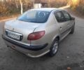 Серый Пежо 206, объемом двигателя 1.4 л и пробегом 250 тыс. км за 2650 $, фото 4 на Automoto.ua