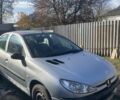 Серый Пежо 206, объемом двигателя 1.36 л и пробегом 150 тыс. км за 3500 $, фото 1 на Automoto.ua