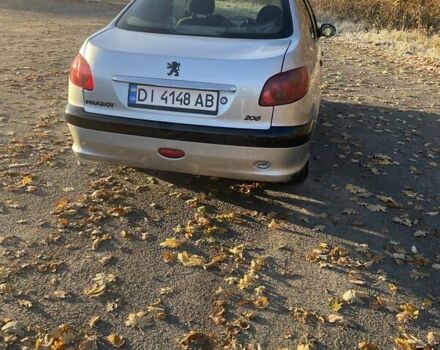 Сірий Пежо 206, об'ємом двигуна 1.36 л та пробігом 230 тис. км за 3200 $, фото 4 на Automoto.ua