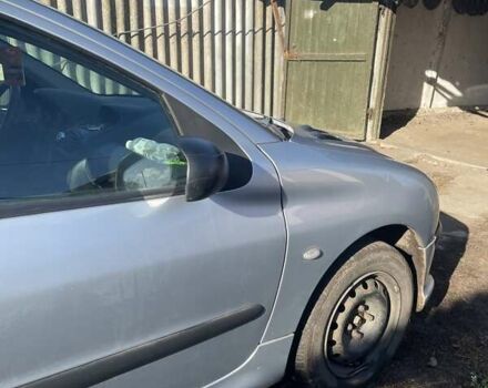 Серый Пежо 206, объемом двигателя 1.36 л и пробегом 150 тыс. км за 3500 $, фото 4 на Automoto.ua