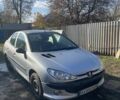 Серый Пежо 206, объемом двигателя 1.36 л и пробегом 150 тыс. км за 3500 $, фото 1 на Automoto.ua