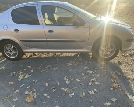 Серый Пежо 206, объемом двигателя 1.4 л и пробегом 262 тыс. км за 3500 $, фото 6 на Automoto.ua