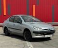 Сірий Пежо 206, об'ємом двигуна 1.4 л та пробігом 313 тис. км за 3290 $, фото 1 на Automoto.ua
