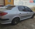 Серый Пежо 206, объемом двигателя 1.36 л и пробегом 170 тыс. км за 3500 $, фото 2 на Automoto.ua