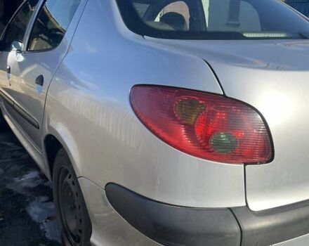 Серый Пежо 206, объемом двигателя 1.36 л и пробегом 150 тыс. км за 3500 $, фото 12 на Automoto.ua